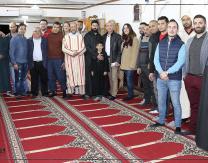 Jornada de puertas abiertas en la mezquita árabe con degustación de postres y té