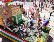 Carroza sobre UP!, realizada por los Reyes Infantiles