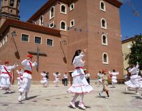 Gaiteros y danzadores durante la procesión